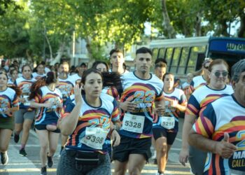 Más de 1200 personas corrieron la Maratón Calle Angosta