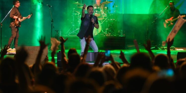 La Fiesta de la Calle Angosta deslumbró en su apertura: homenaje, tradición y folclore