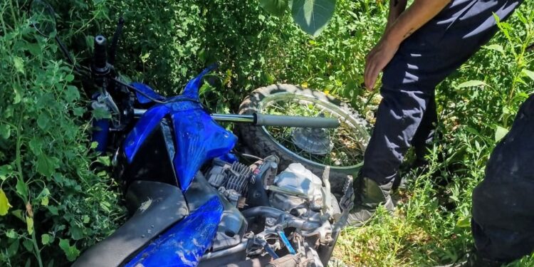 Encontraron entre arbustos una moto que había sido robada
