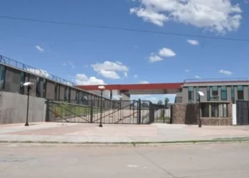 Asaltaron una panadería, pero un error policial los dejó en libertad