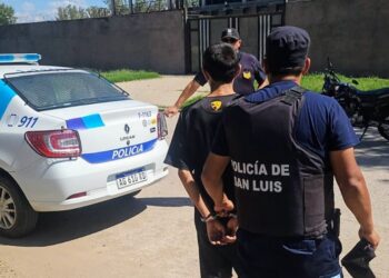La Policía realizó cuatro allanamientos por una causa de hurto calificado, secuestró distintos elementos y un arma de fuego y demoró a dos sujetos