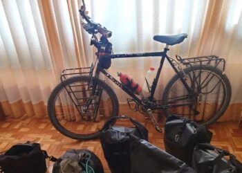 Viajó por el mundo en bicicleta. Llegó a Villa Mercedes y se la robaron