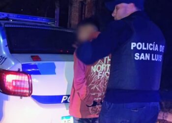 Sustrajo un teléfono celular, pero fue recuperado por la policía en el barrio La Ribera