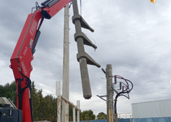 Reemplazan columnas de tendido eléctrico que fueron dañadas por el último temporal