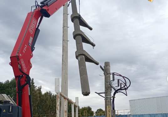 Reemplazan columnas de tendido eléctrico que fueron dañadas por el último temporal