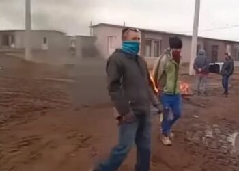 Construcción de viviendas sociales: denuncian pagos en negro y despidos