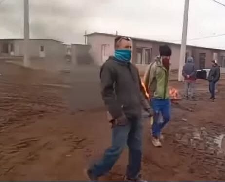 Construcción de viviendas sociales: denuncian pagos en negro y despidos