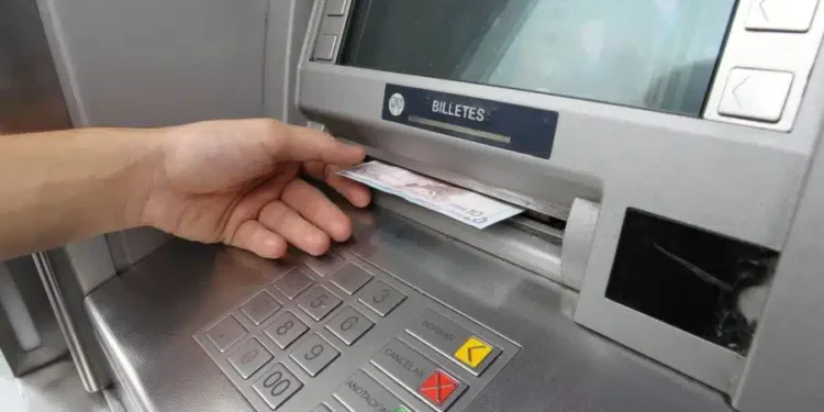 El viernes 30 de mayo cobran sus sueldos los agentes de la administración pública