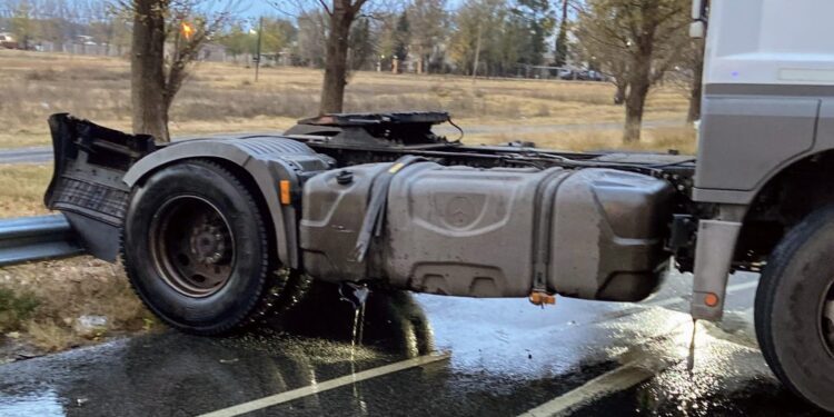 Dos camiones protagonizaron un accidente en la Autopista de las Serranías Puntanas