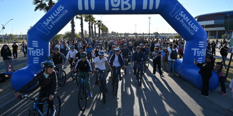 Alumnos de 15 instituciones educativas de Villa Mercedes recibieron sus bicicletas TUBI