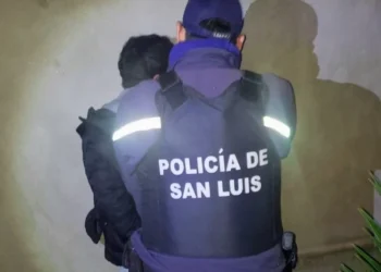 Un hombre alcoholizado y drogado encerró a dos niñas e intento llevarse a una de ellas