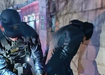 Policías de la provincia no podrán usar sus teléfonos para tomar notas, lo harán con libretas de papel