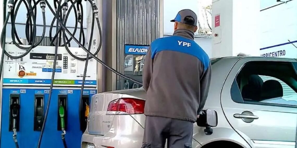 Otro aumento de combustibles este domingo.