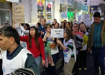 Marcharon gremios y trabajadores estatales en San Luis exigiendo recomposición salarial. Hubo representantes de toda la provincia