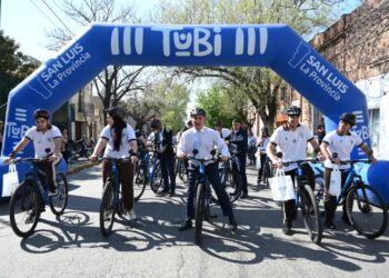 El Gobernador entregó las últimas TuBi 2025 correspondientes a Villa Mercedes