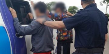 Demoraron a dos jóvenes sindicados de haber efectuado disparos al aire con arma de fuego; uno de ellos tenía envoltorios de cocaína