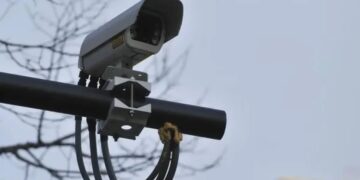 Continúa la instalación de las polémicas cámaras de fotomultas en Villa Mercedes