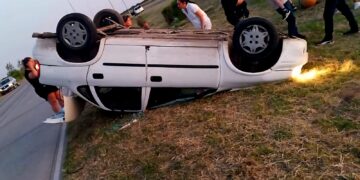 Fraga: dos personas fueron hospitalizadas tras el vuelco de un automóvil en la Autopista Serranías Puntanas