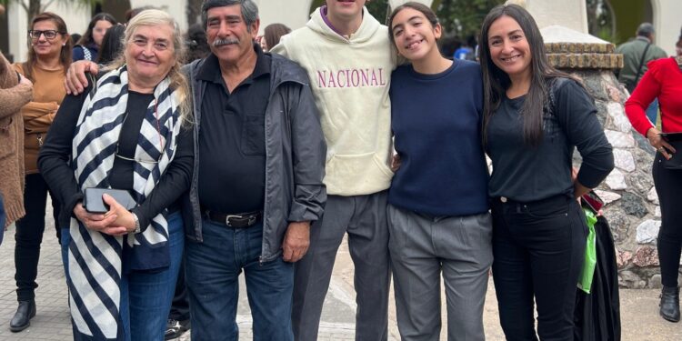 Un estudiante de Villa Mercedes terminó su etapa escolar con 15 años de asistencia perfecta