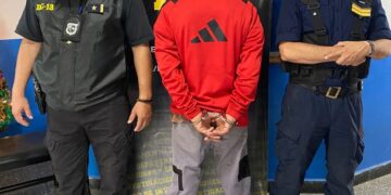 Robó efectivo y un celular en un kiosco. Fue detenido