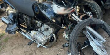 Un joven falleció tras impactar en moto contra un paredón