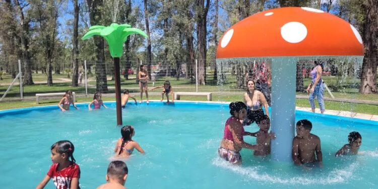 ‘El Lago’ inició la temporada de verano generando una opción clave para el turismo