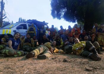 Bomberos y brigadistas de San Luis continúan combatiendo el fuego en Chubut