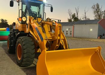 Más crecimiento para Buena Esperanza. El Municipio, con fondos propios compró una pala cargadora 0 km