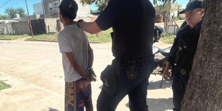Demoraron a un hombre que portaba un arma blanca durante un patrullaje preventivo
