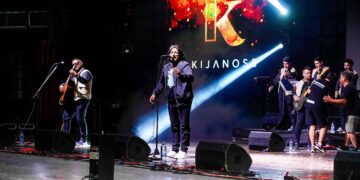 2da noche a pleno folclore en la Calle Angosta