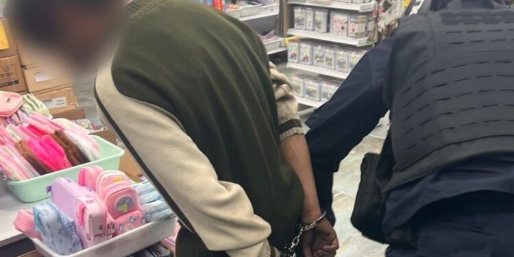 Intentó sustraer elementos de un comercio, fue demorado