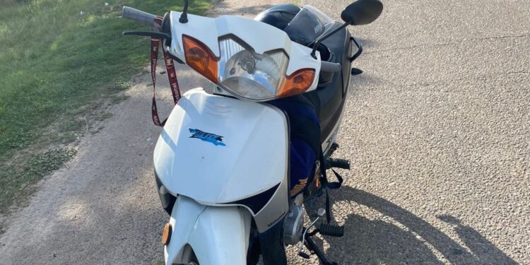 Forzaron la traba de seguridad y le sustrajeron la moto