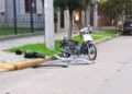 Una motociclista resultó herida tras un accidente de tránsito; el conductor del otro vehículo se dio a la fuga