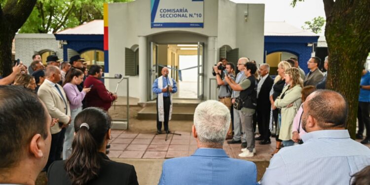 Poggi inauguró la puesta en valor de la Comisaría N°10 de Villa Mercedes