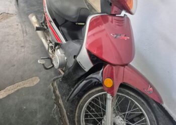 Intentaba robar una motocicleta. Lo descubrieron y fue demorado.