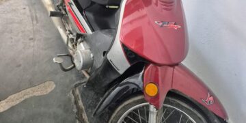 Intentaba robar una motocicleta. Lo descubrieron y fue demorado.