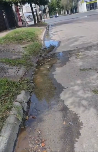 Pérdida de agua constante hace varias semanas y sin solución.