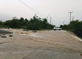 La Policía advierte sobre crecidas de ríos y cortes preventivos tras las intensas lluvias