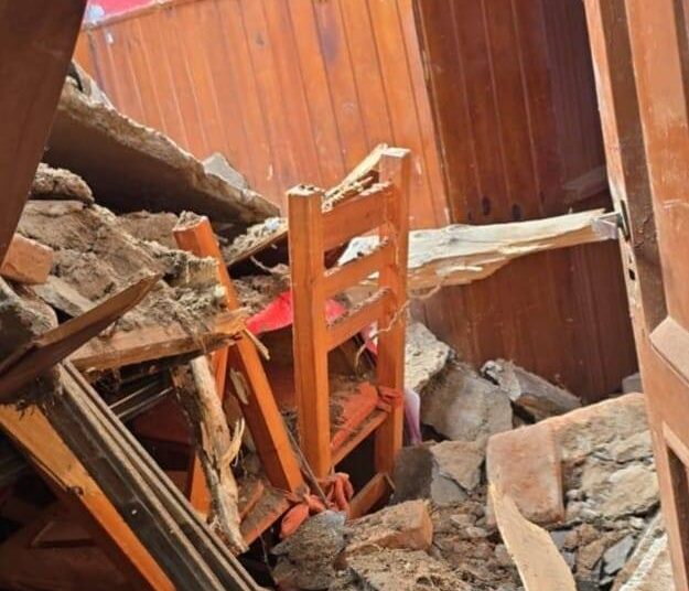 Se derrumbó parte del techo de una vivienda; no hubo personas heridas