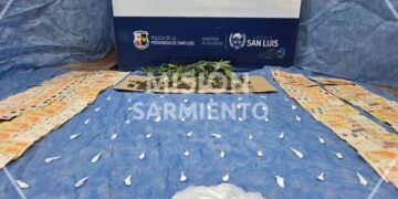 La Policía anuló dos centros de venta y distribución de drogas, incautó sustancias valuadas en más de un millón de pesos y detuvo a un joven