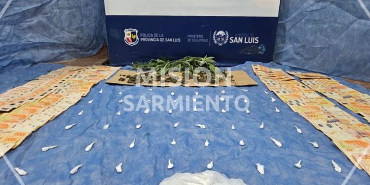 La Policía anuló dos centros de venta y distribución de drogas, incautó sustancias valuadas en más de un millón de pesos y detuvo a un joven