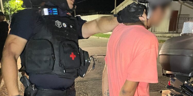 Intentaron ingresar a un domicilio y fueron detenidos