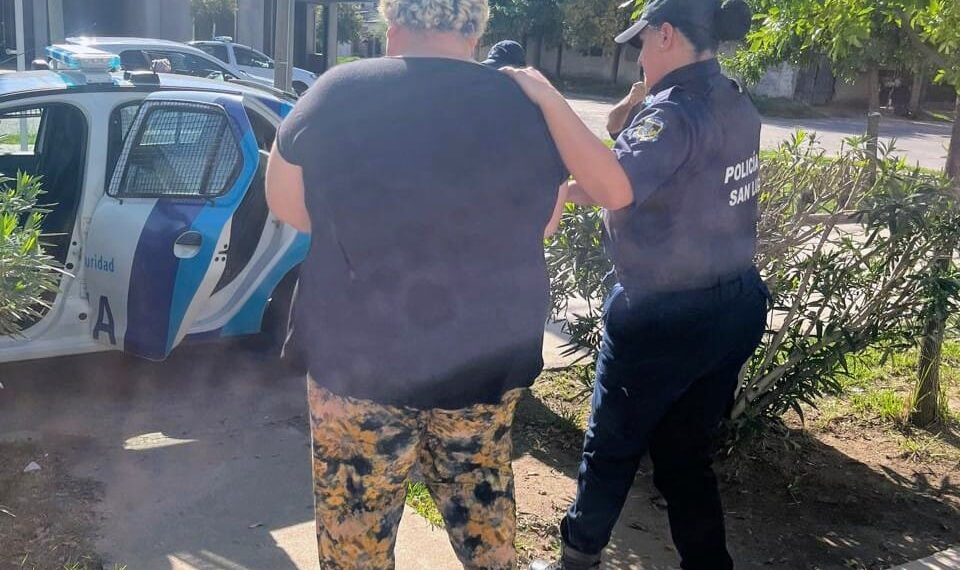 Envían a la cárcel a mujer investigada por estafa en venta de terrenos