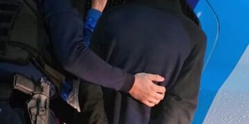 Demoraron a dos sujetos y pusieron al resguardo a un adolescente por el robo de flexibles de cobre para gas