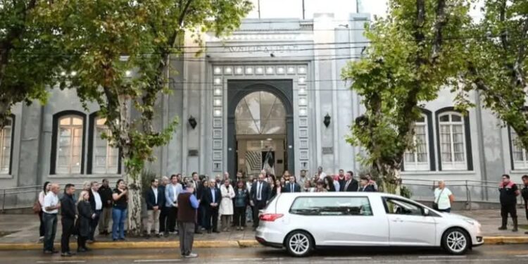 Despidieron los restos del padre Nolo