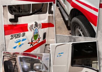 Bomberos del Caurtel El Fortin, homenajearon a los heroes de Malvinas, colocando en sus unidades la imagen de las islas