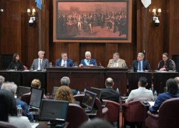 El Gobernador detalló las políticas educativas y anunció la pretensión de una reforma constitucional