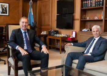 Claudio Poggi se reunió en Casa Rosada con Diego Santilli