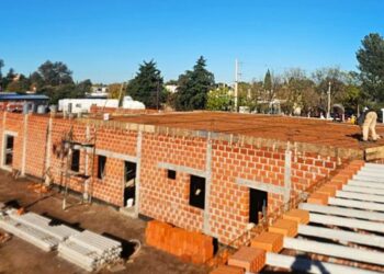 El Hospital ‘Dr. René Favaloro’ avanza con el hormigonado de losas en sus bloques principales