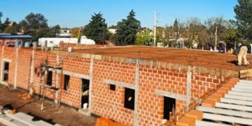 El Hospital ‘Dr. René Favaloro’ avanza con el hormigonado de losas en sus bloques principales